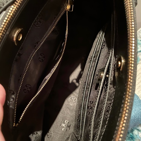 TORY BURCH Robinson mini tote in black - Picture 7 of 8